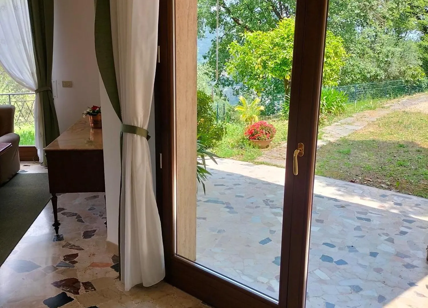 Casa Magnolia Apartman Camporosso